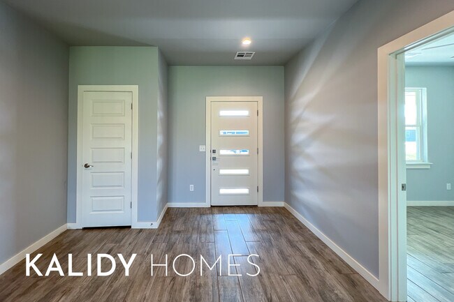 Photo - 213 Olde Ml Ct