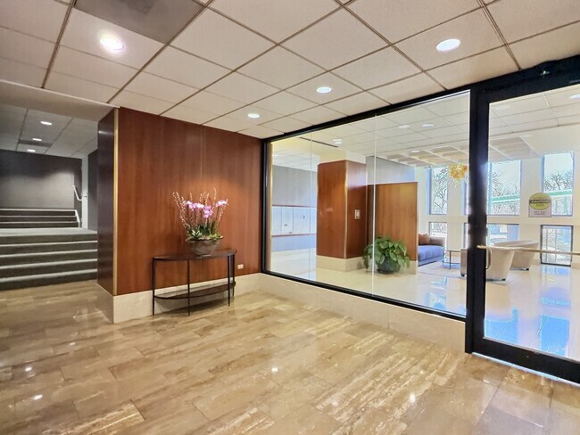 Photo - 1660 N La Salle Dr Unit 2508