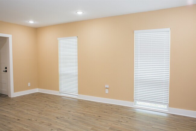 Photo - 2301 Albans Rd