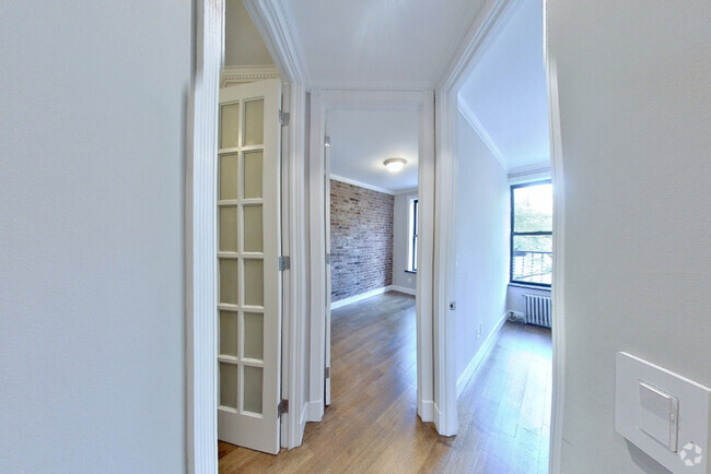 Building Photo - 434 W 52nd St Unit 7 Rental