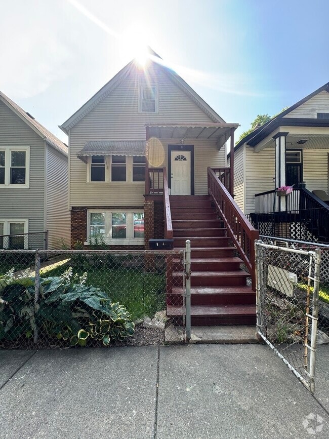 Building Photo - 5328 S May St Rental