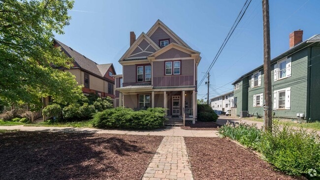 Building Photo - 317 E Monument St Unit 317 E Monument St #3 Rental