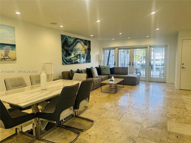 Building Photo - 1987 NE 123rd St