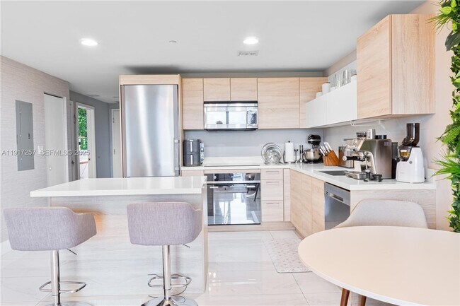 Photo - 16385 Biscayne Blvd Unit 405