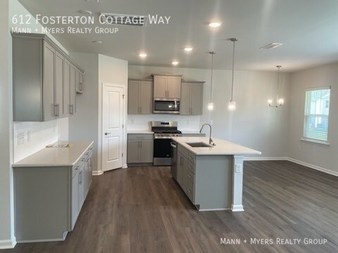 Photo - 612 Fosterton Cottage Wy