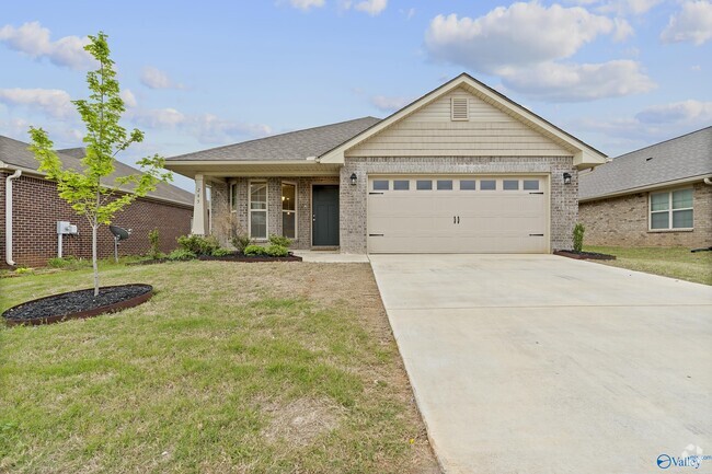 Building Photo - 245 Abercorn Dr Rental