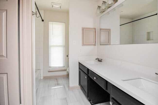 Photo - 13430 Piney Oaks Dr