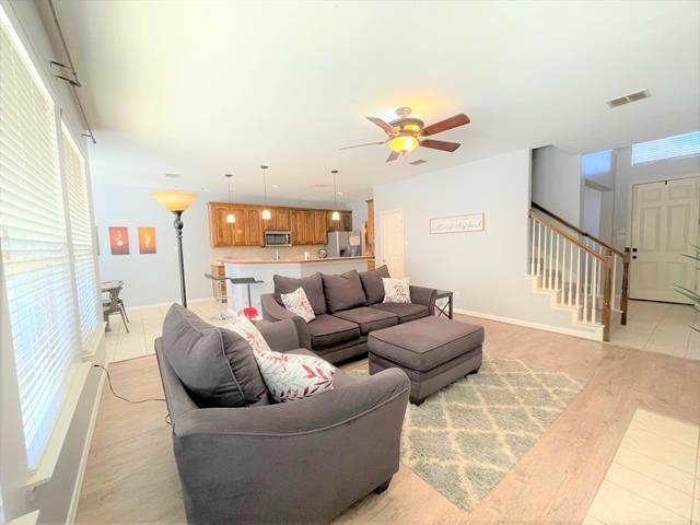 Photo - 1121 Mason St