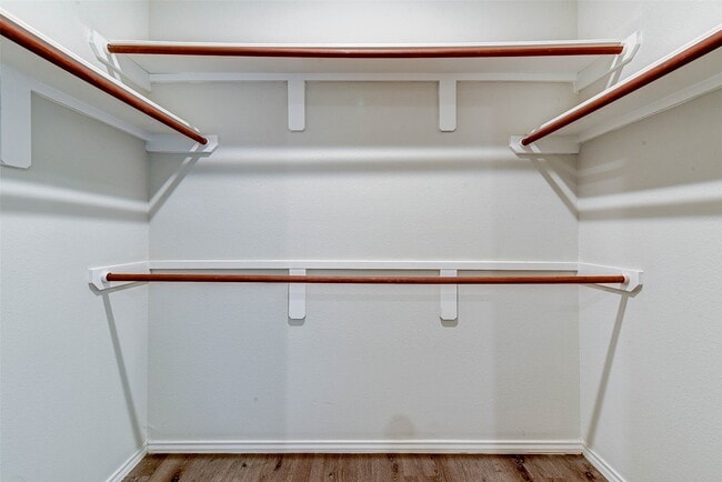 Photo - 407 E Avenue G