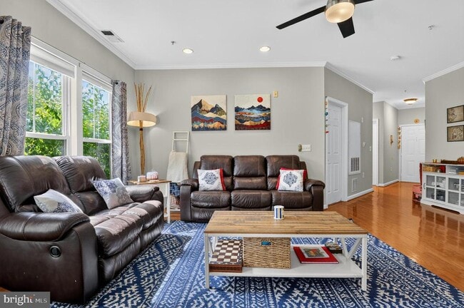 Building Photo - 2921 Deer Hollow Way Unit 113