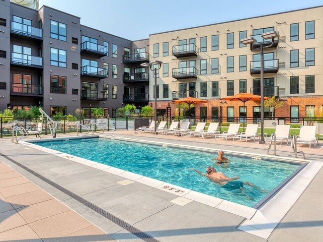 Avidor Glenview 55+ Active Adult Apartment Homes