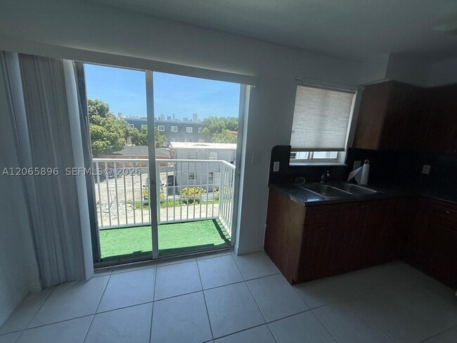Photo - 1453 SW 3rd St Unit 303