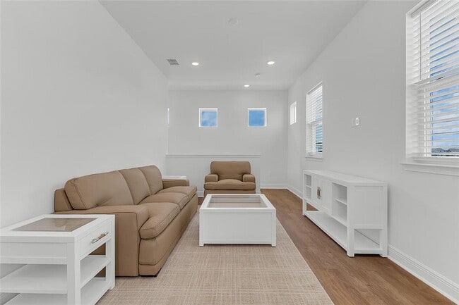 Photo - 9687 MacBride Dr