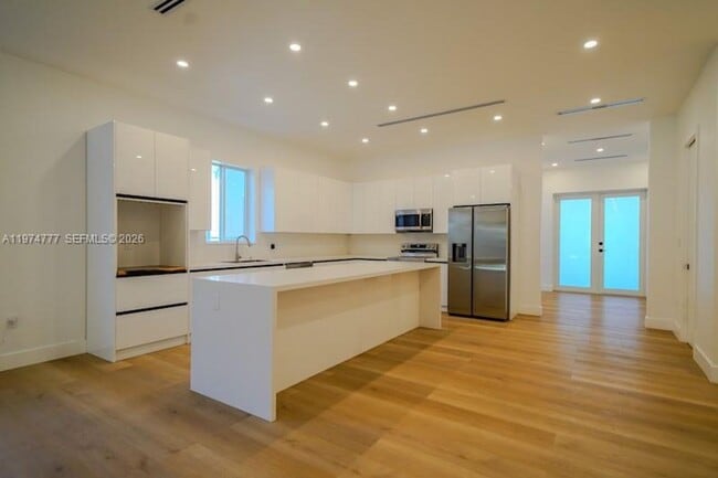 Photo - 112 NW 24th Ct
