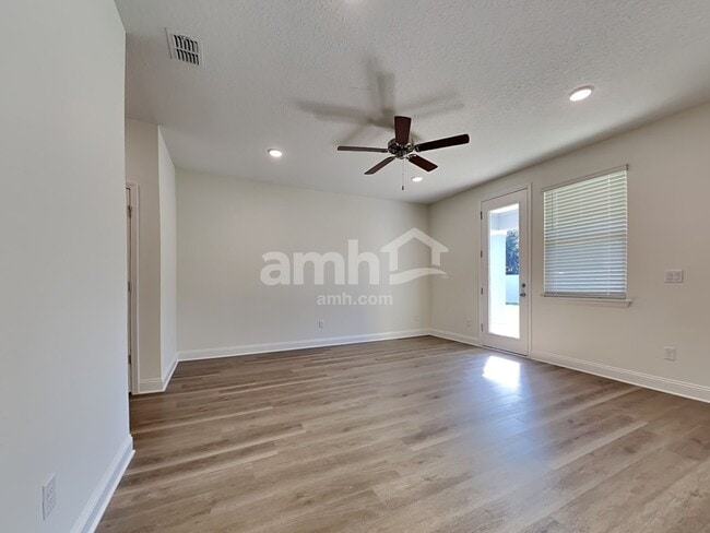 Photo - 11667 Hillside Dr