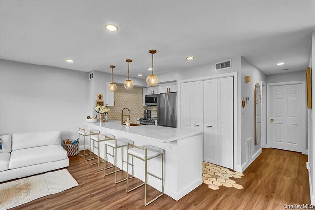 Photo - 1 Anchorage Way Unidad 201