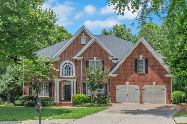 Building Photo - Luxury 5-bedroom 4-bath home in the beautiful city of Alpharetta