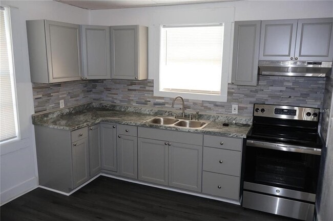 Photo - 1919 W Union St