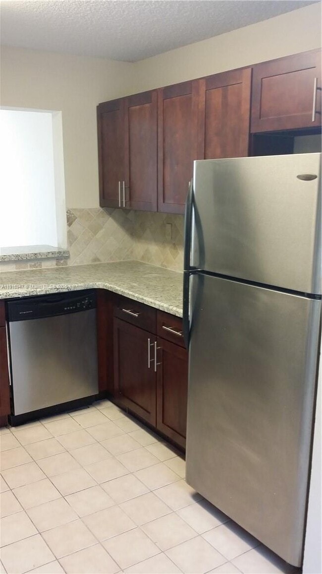 Photo - 9457 Palm Cir N