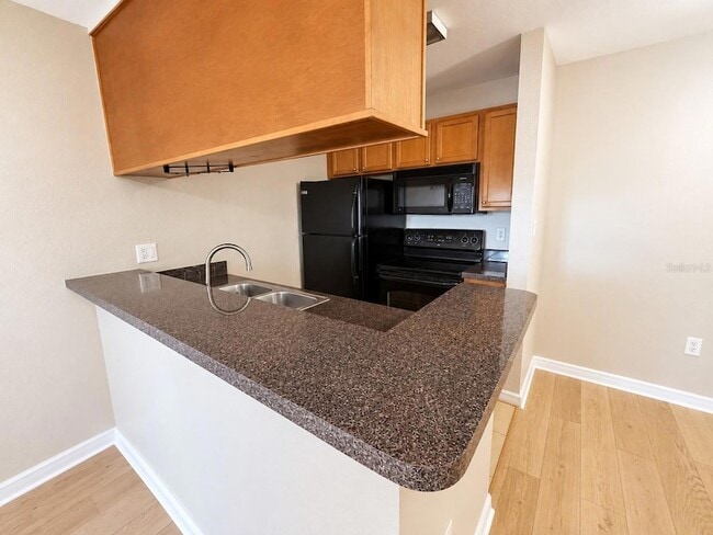 Photo - 203 Lake Parsons Green Unidad 108