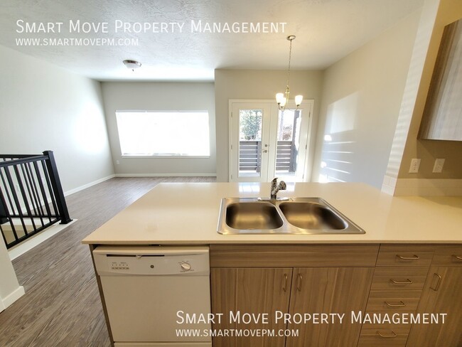 Photo - 4253 Reed St