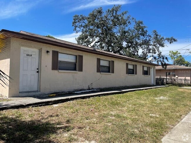 Building Photo - 5719 Silver Spur Dr Rental