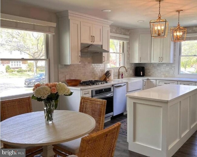 Photo - 431 Covered Bridge Rd