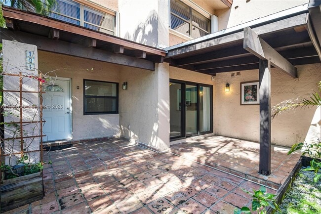 Building Photo - 495 W Park Dr Unit 101