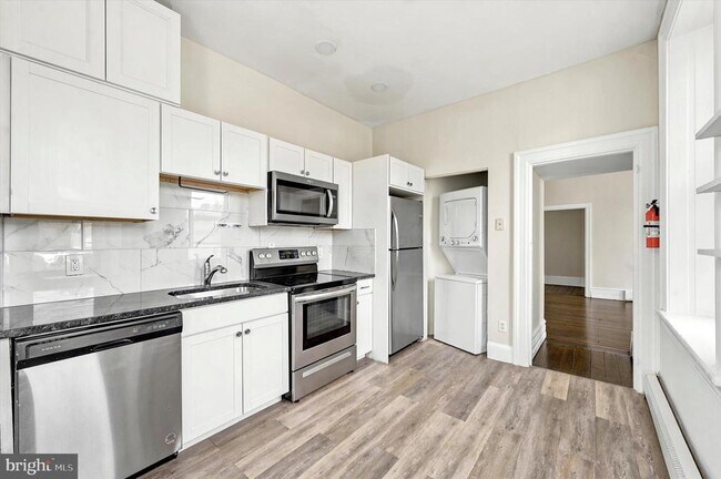 Photo - 222 Henderson Ave