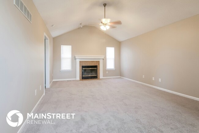 Photo - 801 NE Lyon Dr