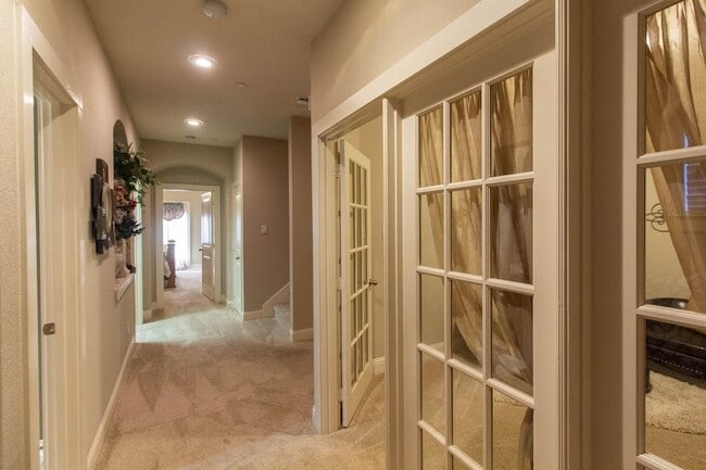 Photo - 1605 Brook Glen Dr