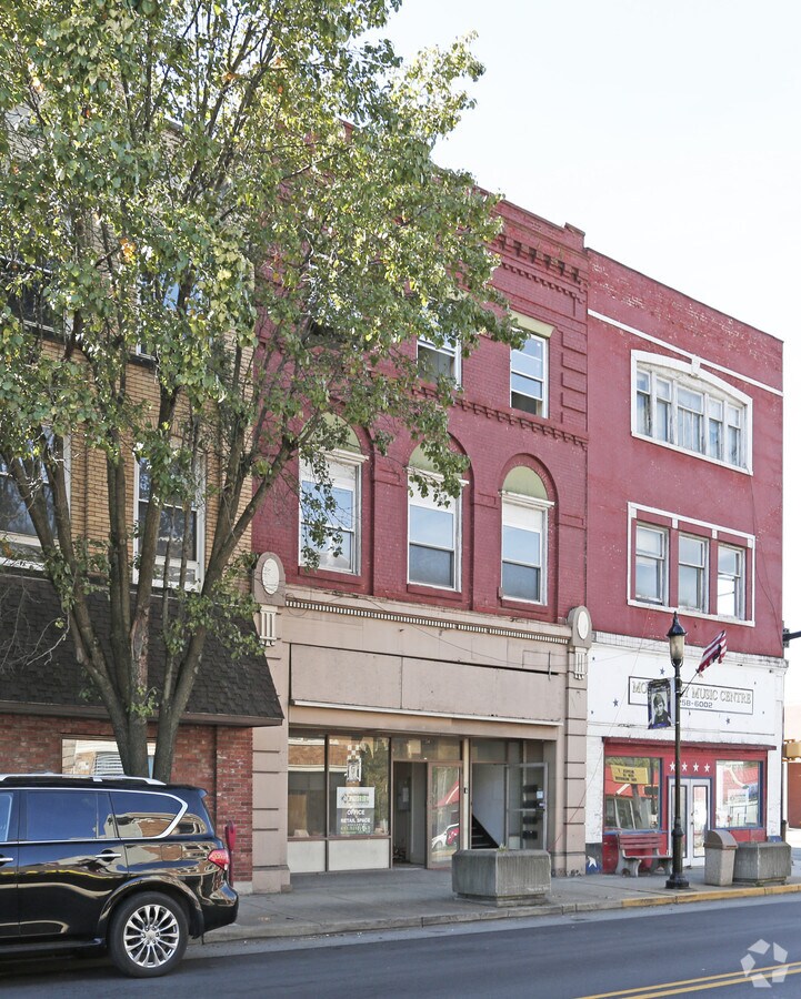 258 W Main St Apartments For Rent in Monongahela, PA