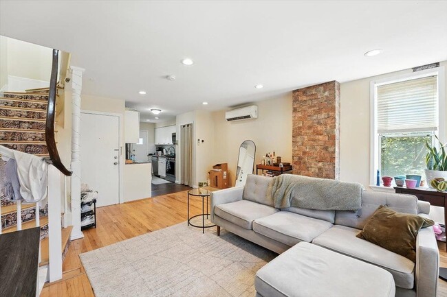 Building Photo - 612 Jersey Ave Unit 3 Rental