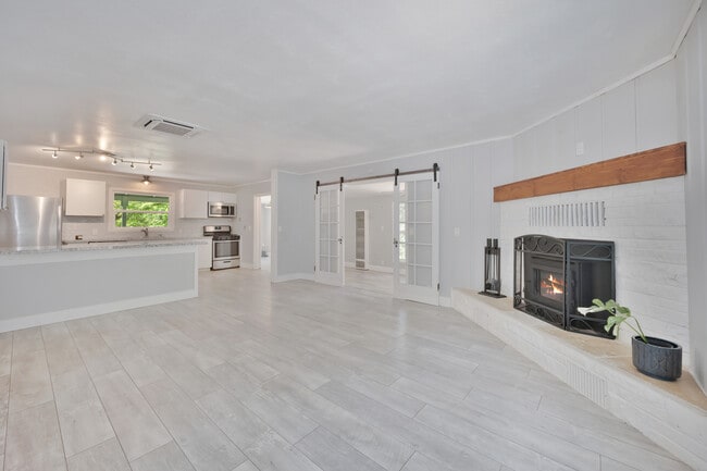 Photo - 14492 Meadow Dr Apartments Unit Upper