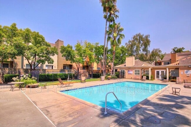1019 Dornajo Way Unit 104