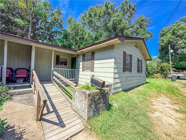 Photo - 736 Reynolds Ave