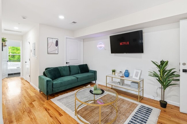 Photo - 549 S Orange Ave Unit 1