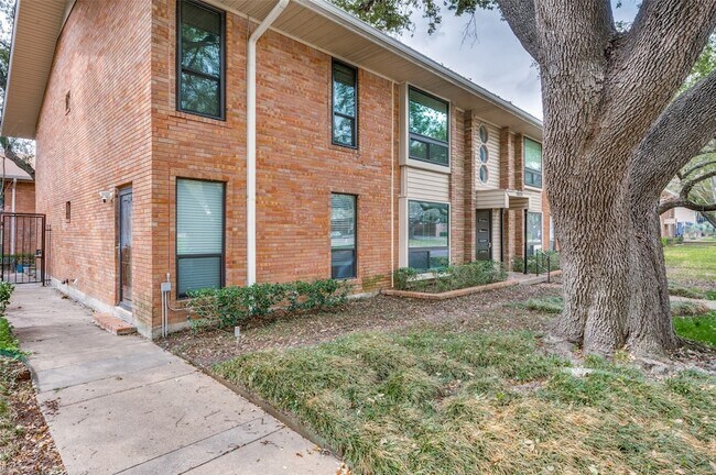 10029 Regal Park Ln Unit 212C