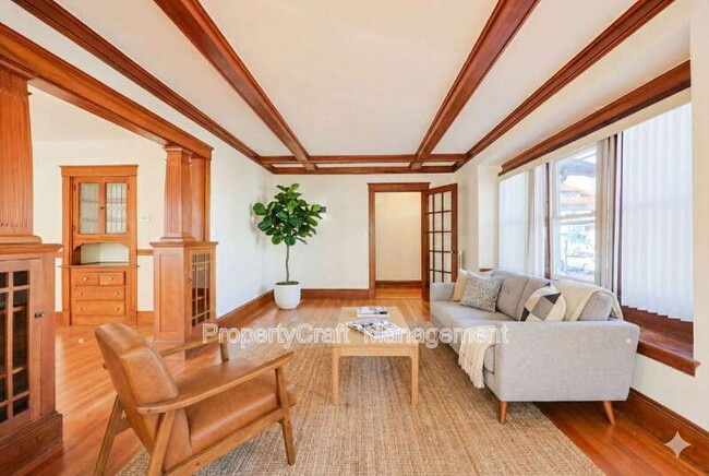 Building Photo - 105 Marlboro St