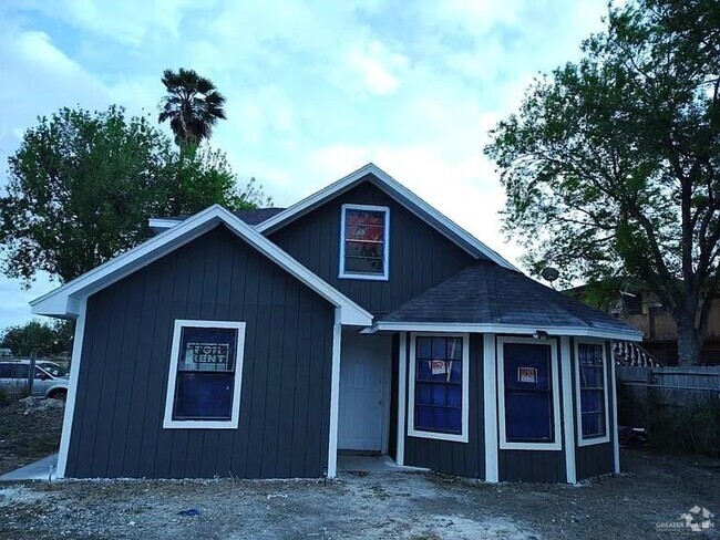 Building Photo - 810 Catarina St Rental