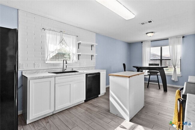 Building Photo - 2803 Diaz Dr Rental