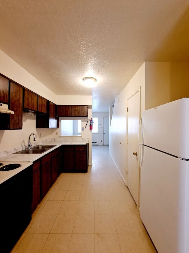 216 63rd St NW Unidad C