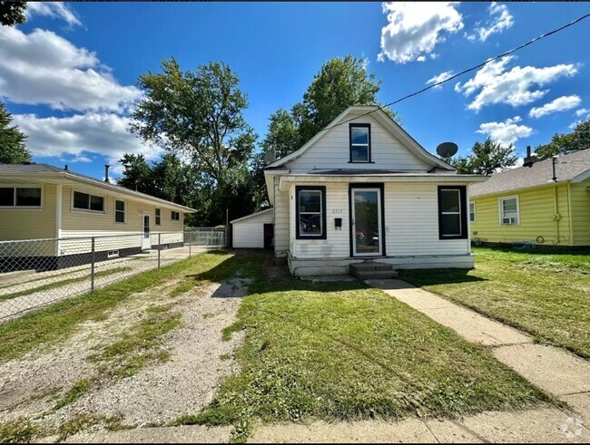 Building Photo - 2317 Lyon St Rental