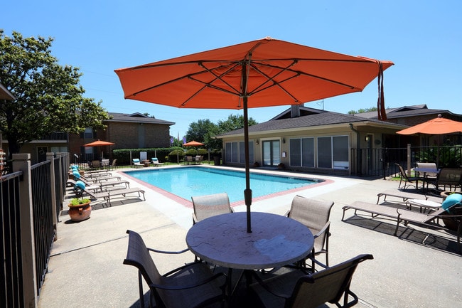 Photo - Diamond Lakes Apartment Homes