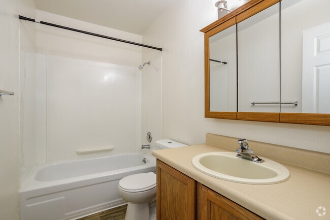 1HAB, 1BA - 655SF - Shenandoah Villas