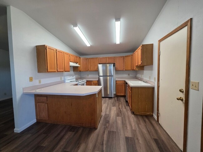 Building Photo - 00141/00142 Unit 00142 Rental