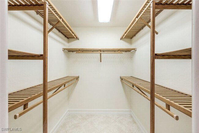 Building Photo - 4401 Gulf Shore Blvd N Unit E-708