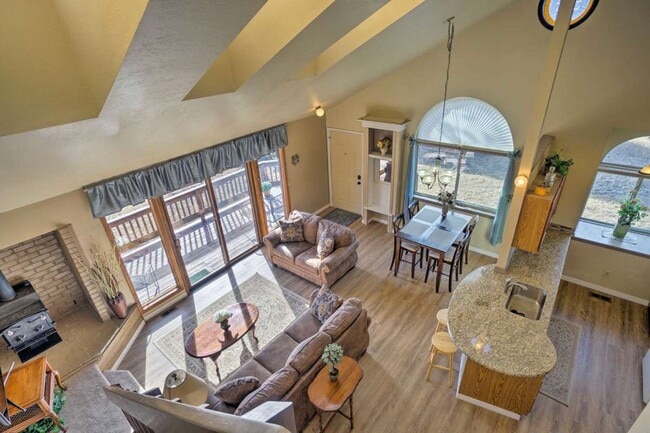Photo - 920 Ponderosa Way