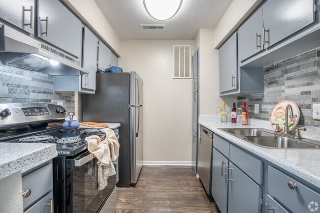Apollo Palms Apartments