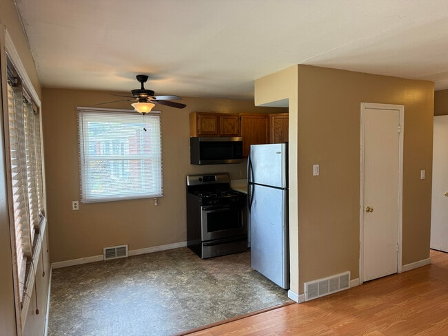 Photo - 2264 Stieber St